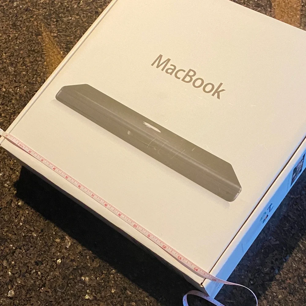 Apple MacBook Box in White